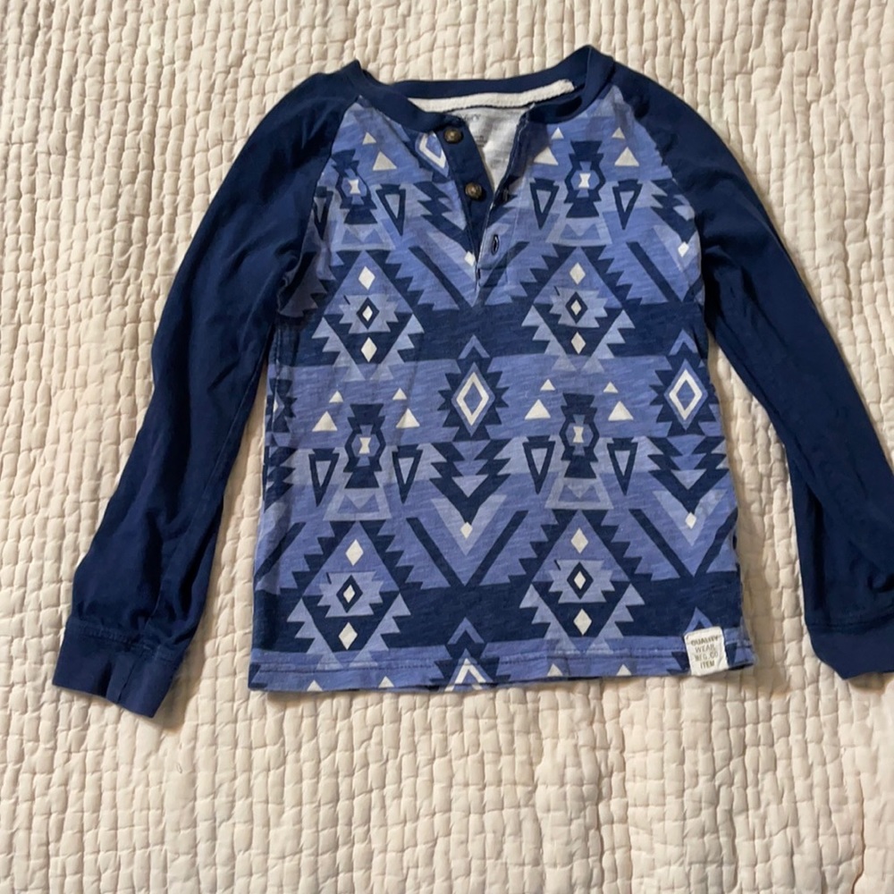 Carter’s Aztec boys shirt size 5